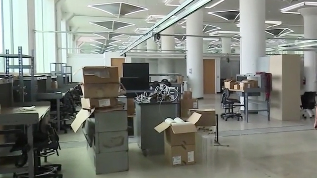 New Purdue Polytechnic South Bend laboratory space in the Studebaker Renaissance District (WBNC/ABC57)